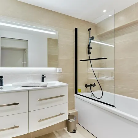 Renove & Clim 2ch 2sdb Tour Eiffel A Pied Párizs