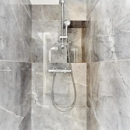 Renove & Clim 2ch 2sdb Tour Eiffel A Pied