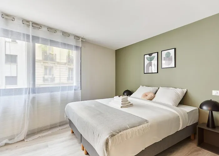 Renove & Clim 2ch 2sdb Tour Eiffel A Pied *