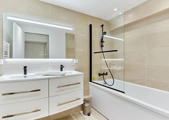 Renove & Clim 2ch 2sdb Tour Eiffel A Pied 巴黎